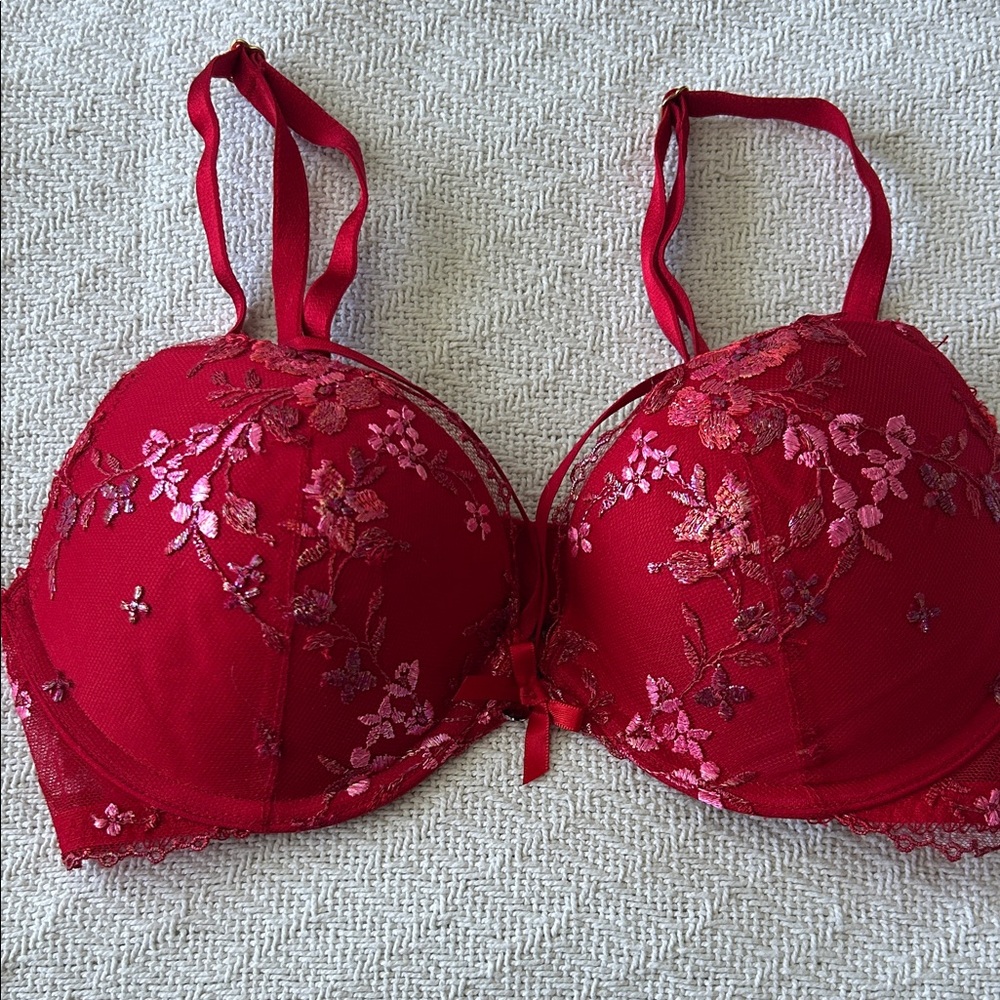 Victoria’s Secret push up bra